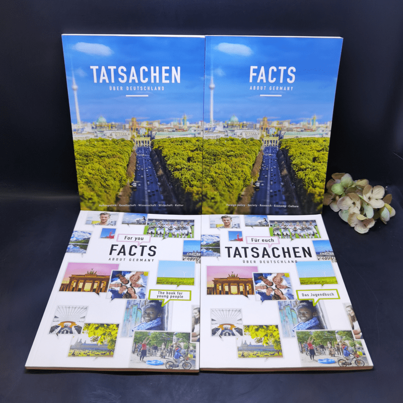 Tatsachen + Facts ขายรวม 4 เล่ม