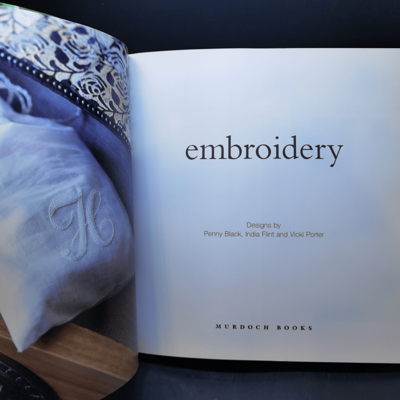 Embroidery : Contemporary and Traditional Crafts