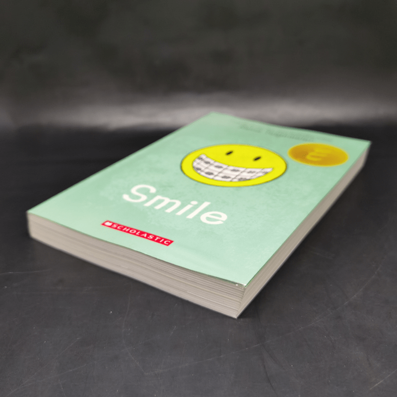 Smile - Raina Telgemeier