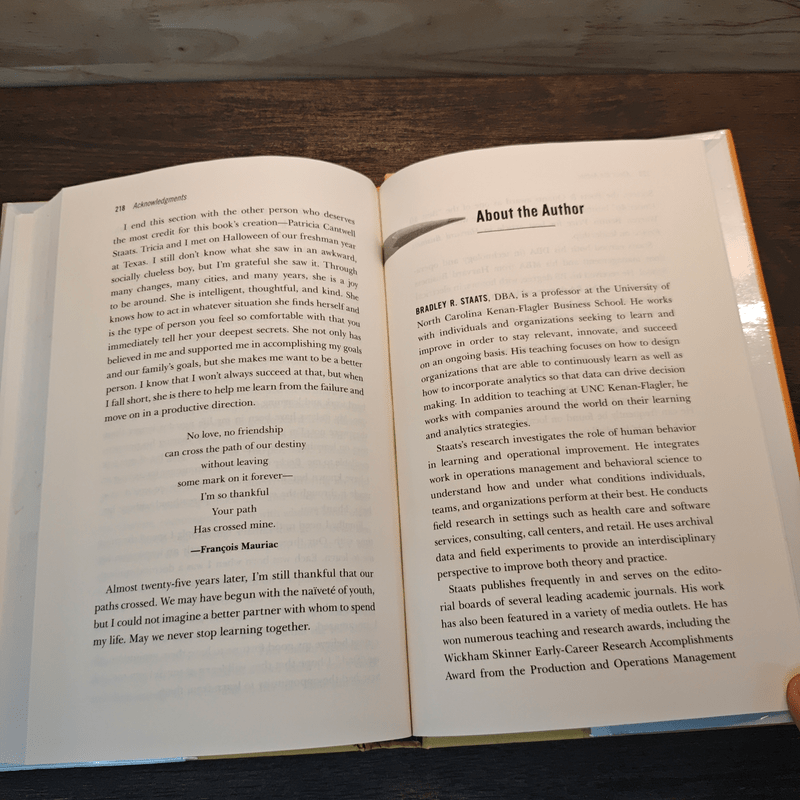 Never Stop Learning: Stay Relevant, Reinvent Yourself, and Thrive - Bradley R. Staats