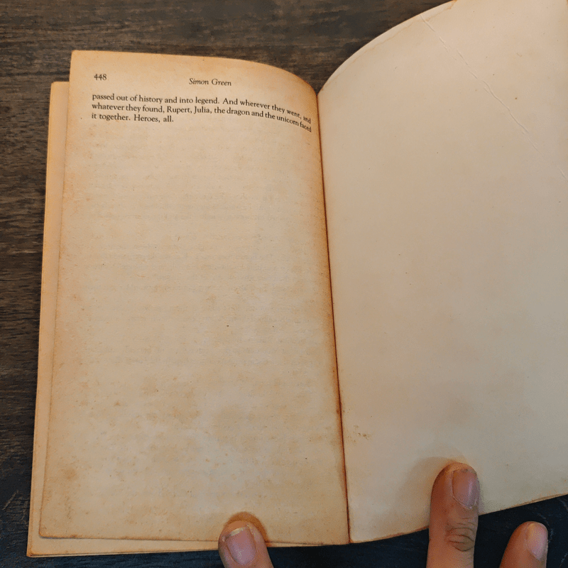 Blue Moon Rising - Simon Green