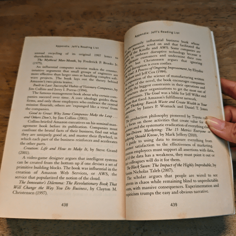 The Everything Store: Jeff Bezos and the Age of Amazon - Brad Stone