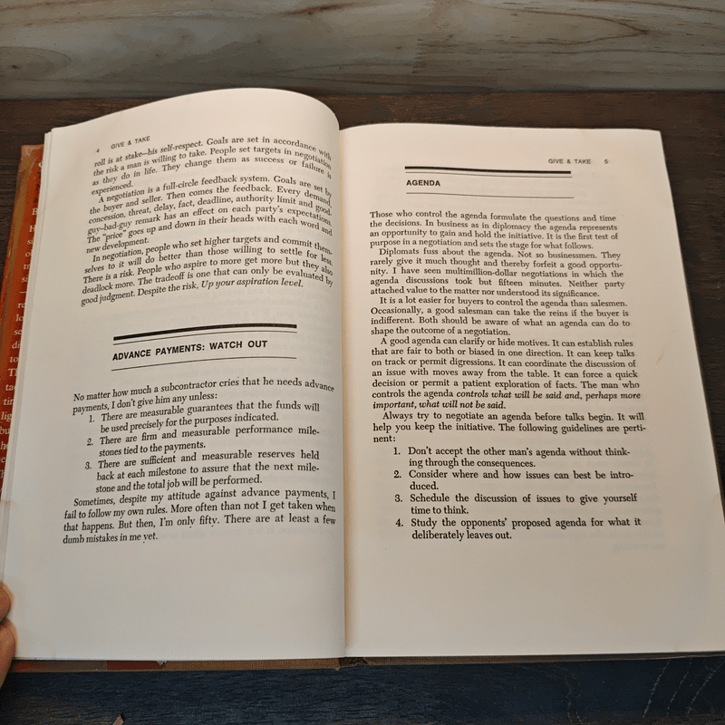 Give & Take: The Complete Guide to Negotiating Strategies & Tactics - Chester L. Karrass