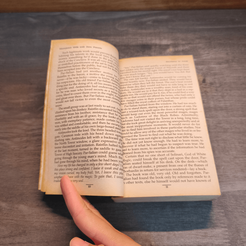 Brothers In Arms - Margaret Weis, Don Perrin