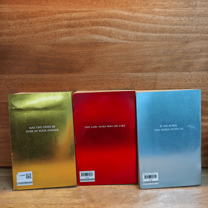 The Hunger Games + Mockingjay + Catching Fire - Suzanne Collins