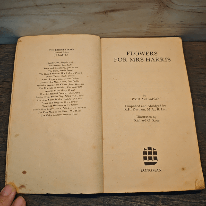 Flowers for Mrs Harris - Paul Gallico