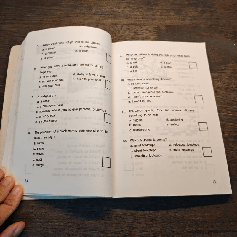 เรียนภาษาอังกฤษจากแบบฝึกหัด เล่ม 2